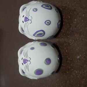 Cute ceramic Cat or Mouse.q Salt Pepper Shakers.  Good condition